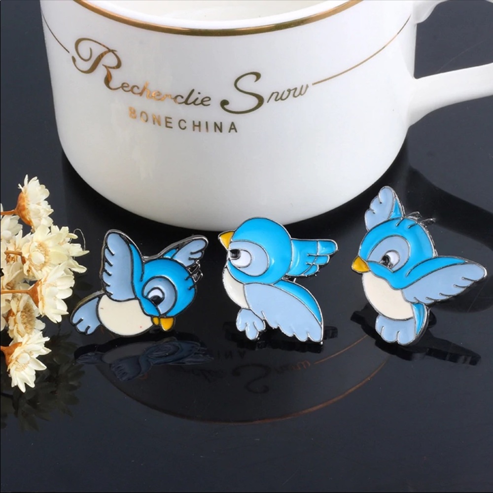 NEW - Snow White 3 Piece Bird Enamel Pin Set - Picture 2 of 3